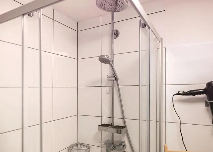 Hochwertig - Ruhig - Parkplatz - 15 Min Zur Messe *